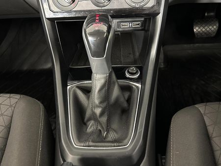 2019-Volkswagen-T-Cross-10-TSI-Highline-Auto_10