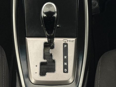 2014-Hyundai-Elantra-18-GLS-Executive-Auto_10