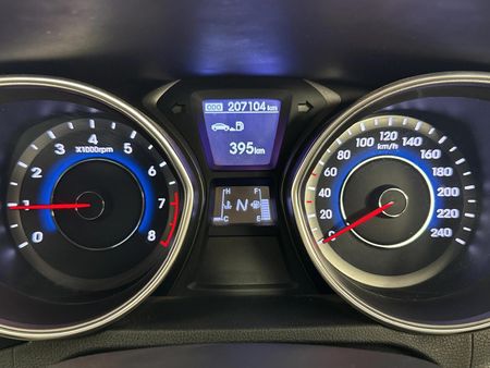 2014-Hyundai-Elantra-18-GLS-Executive-Auto_2