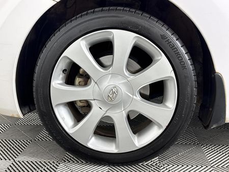 2014-Hyundai-Elantra-18-GLS-Executive-Auto_4
