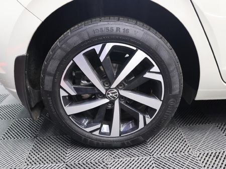 2023-Volkswagen-Polo-10-TSI-Life-Auto-DSG_9