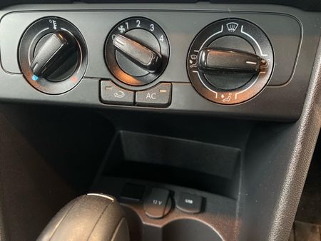 2025-Volkswagen-Polo-Vivo-16-Life_13