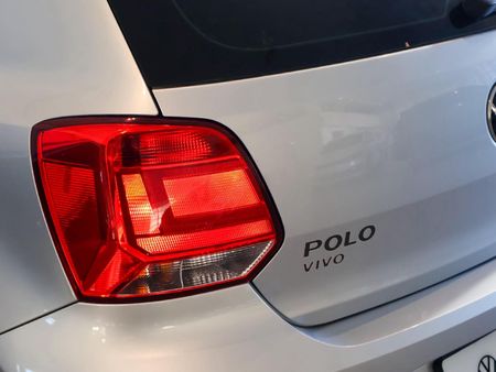 2022-Volkswagen-Polo-Vivo-14-Comfortline-5-dr_5