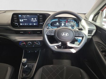 2026-Hyundai-i20-12-Executive_15