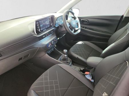 2026-Hyundai-i20-12-Executive_18