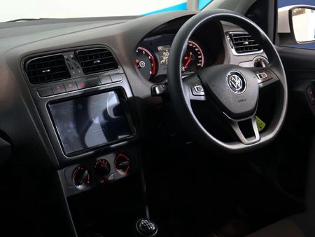 2025-Volkswagen-Polo-Vivo-14-Life_10