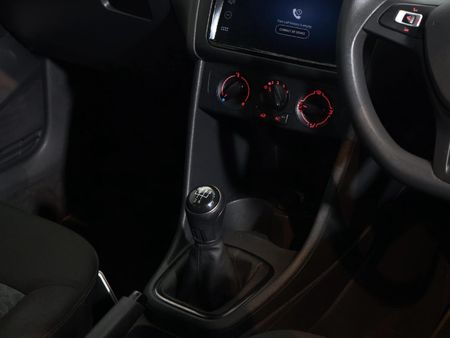 2025-Volkswagen-Polo-Vivo-14-Life_12