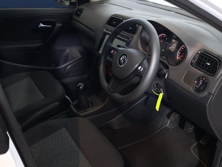 2025-Volkswagen-Polo-Vivo-14-Life_13