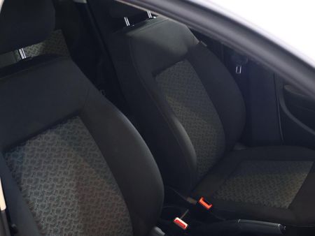 2025-Volkswagen-Polo-Vivo-14-Life_18