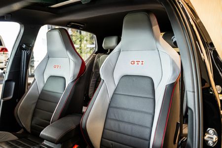 2026-Volkswagen-Golf-8-GTI-20-TSI-DSG_9