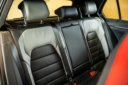 2026-Volkswagen-Golf-8-GTI-20-TSI-DSG_16