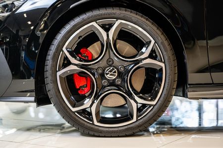 2026-Volkswagen-Golf-8-GTI-20-TSI-DSG_4