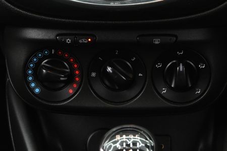2016-Opel-Corsa-10T-EcoFlex-Essentia-5-dr_13