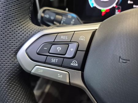 2026-Volkswagen-Tiguan-20TDI-R-Line-4Motion_9