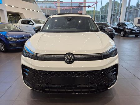 2026-Volkswagen-Tiguan-20TDI-R-Line-4Motion_4