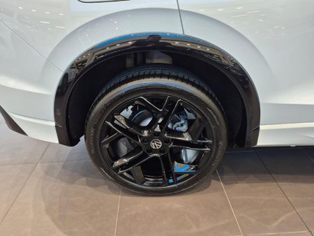 2026-Volkswagen-Tiguan-20TDI-R-Line-4Motion_6