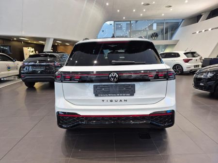 2026-Volkswagen-Tiguan-20TDI-R-Line-4Motion_7