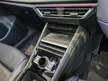 2026-Volkswagen-Tiguan-20TDI-R-Line-4Motion_8
