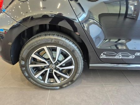 2026-Volkswagen-Polo-Vivo-14-Life_10