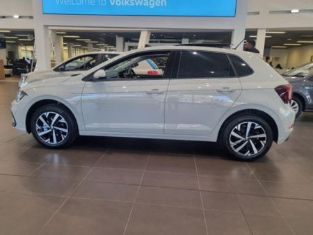 2026-Volkswagen-Polo-10-TSI-Life_2