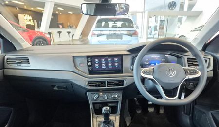 2026-Volkswagen-Polo-10-TSI_11