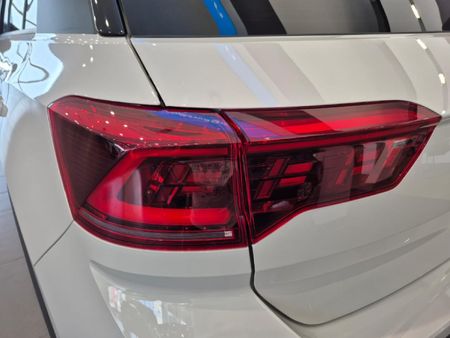 2026-Volkswagen-T-Roc-20-TSI-4M-R-Line-Auto_11