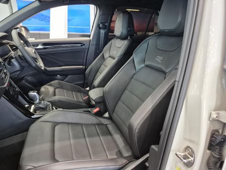 2026-Volkswagen-T-Roc-20-TSI-4M-R-Line-Auto_12