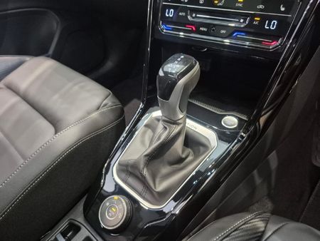2026-Volkswagen-T-Roc-20-TSI-4M-R-Line-Auto_5