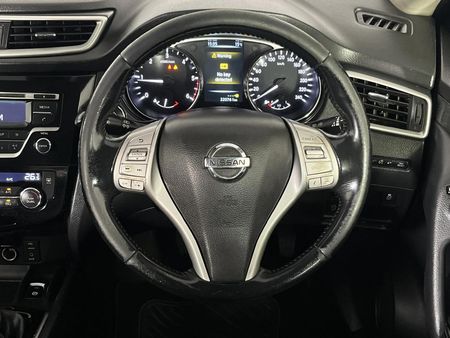 2015-Nissan-X-Trail-16-dCi-SE-4x4_11