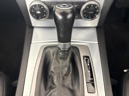 2011-Mercedes-Benz-C-Class-C-220-CDi-Avantgarde-Auto_10