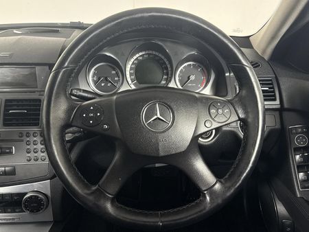 2011-Mercedes-Benz-C-Class-C-220-CDi-Avantgarde-Auto_11