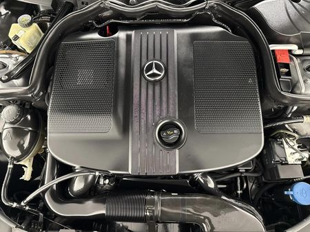 2011-Mercedes-Benz-C-Class-C-220-CDi-Avantgarde-Auto_12