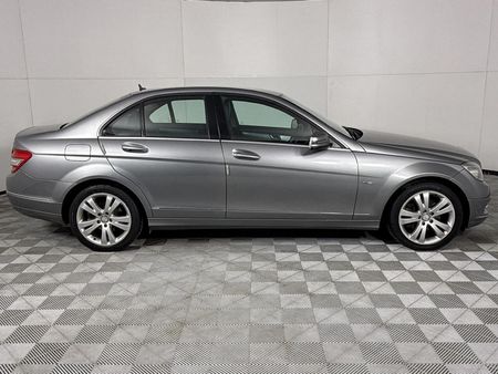 2011-Mercedes-Benz-C-Class-C-220-CDi-Avantgarde-Auto_16