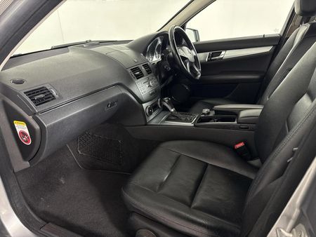 2011-Mercedes-Benz-C-Class-C-220-CDi-Avantgarde-Auto_8