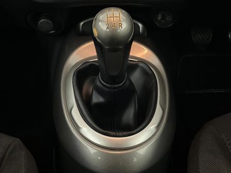2013-Nissan-Juke-16-Acenta_10