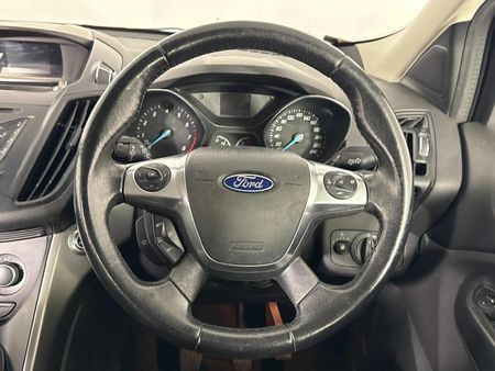 2014-Ford-Kuga-16-EcoBoost-Ambiente_12