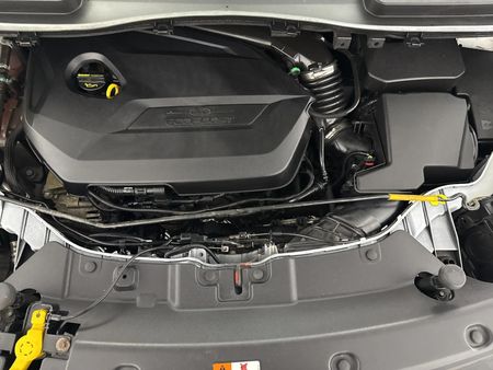 2014-Ford-Kuga-16-EcoBoost-Ambiente_13