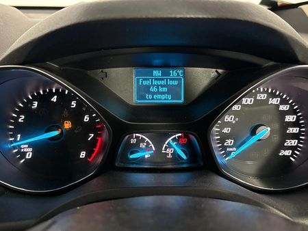 2014-Ford-Kuga-16-EcoBoost-Ambiente_2