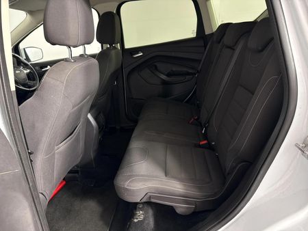 2014-Ford-Kuga-16-EcoBoost-Ambiente_3