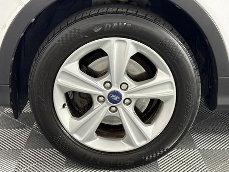 2014-Ford-Kuga-16-EcoBoost-Ambiente_4