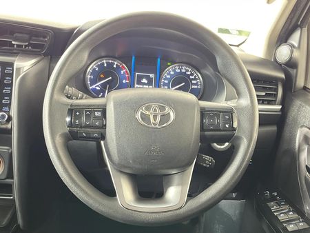 2023-Toyota-Fortuner-24-GD-6-RB_12