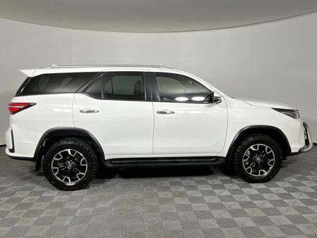 2023-Toyota-Fortuner-24-GD-6-RB_17