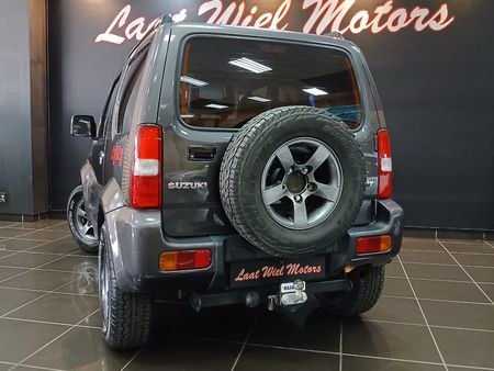 2012-Suzuki-Jimny-13_9