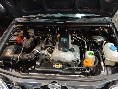 2012-Suzuki-Jimny-13_18