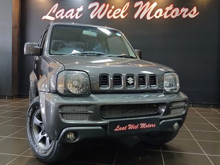 2012-Suzuki-Jimny-13_8