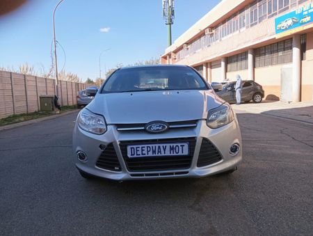 2014-Ford-Focus-16-Ti-VCT-Trend-5-dr_0
