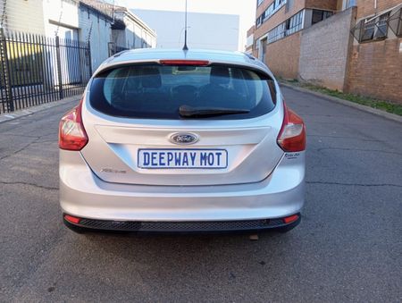 2014-Ford-Focus-16-Ti-VCT-Trend-5-dr_3