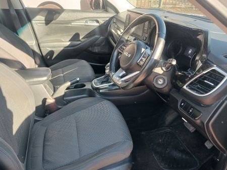 2023-Kia-Seltos-16-EX-Auto_12