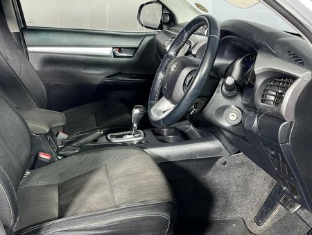 2017-Toyota-Hilux-28-GD-6-Raider-4x4-Double-Cab-Auto_9