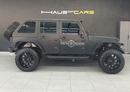 2017-Jeep-Wrangler-Unlimited-Sahara-36-V6-Auto_9